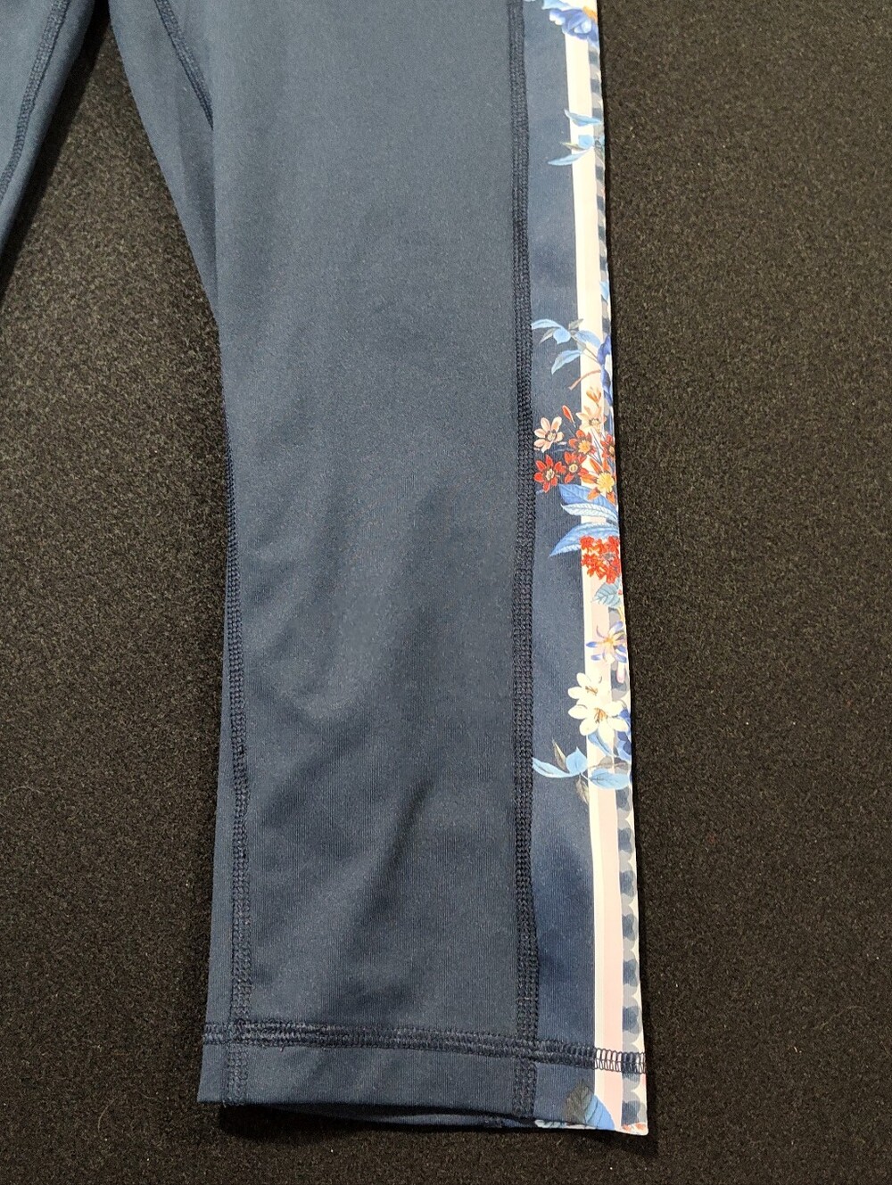 Fila Sport Floral Activewear Yoga Stretch Pants Women's Size Small, Navy Blue - Picture 2 of 11